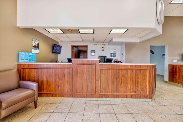 Motel 6 Effingham, IL image 2